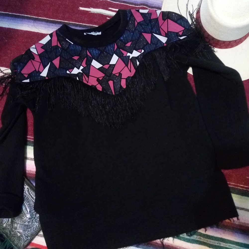 💥💥💥sold💥💥💥Zara Fringe sweatshirt